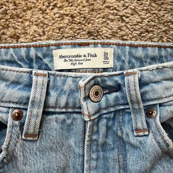 90’s Relaxed Jean High Rise - Picture 2 of 3